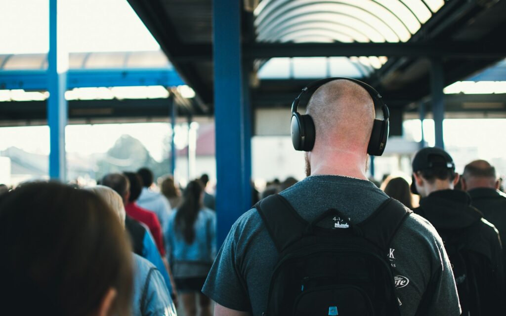 現在還適合做 Podcast 嗎？看完台灣聽眾數據再決定：它不拚流量，拚的是信任